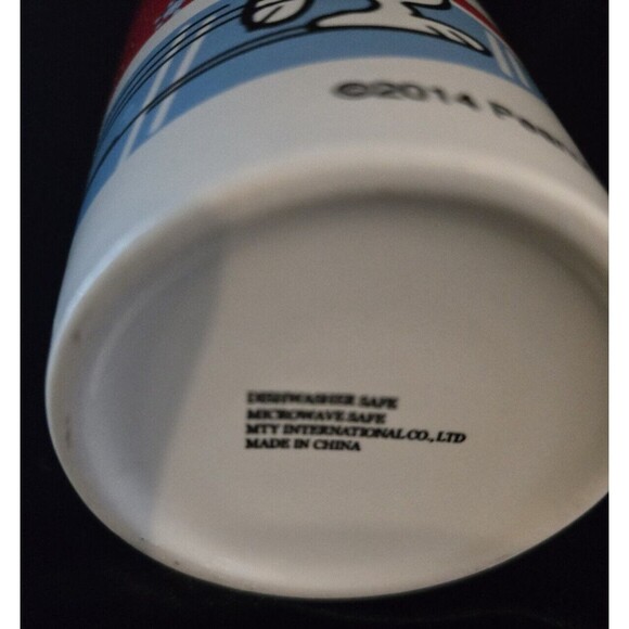 SKATING SNOOPY - Christmas Mug 2014 - Picture 3 of 3